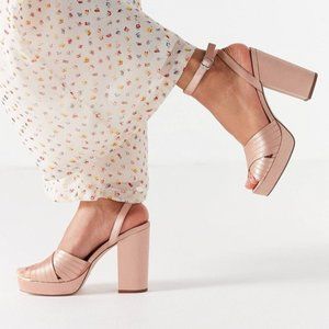 Urban Outfitters Viv Cross-Strap Platform Heel - Pink Satin